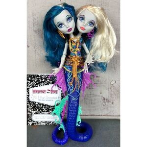 Monster High Great Scarrier Reef Peri and Pearl Serpentine Dolls